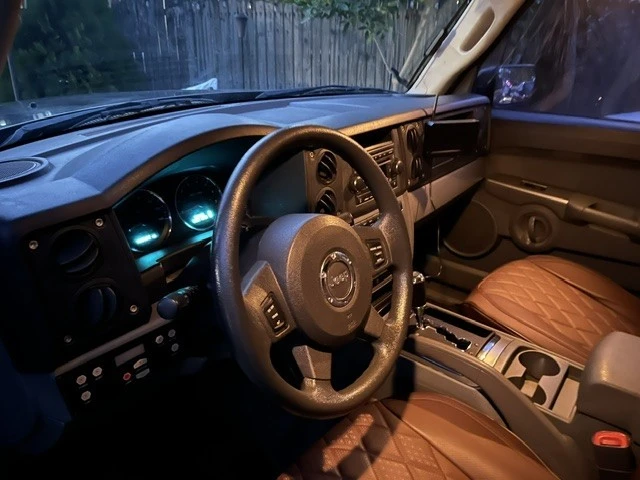 2007 Jeep Commander - Image 8 of 14