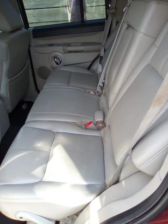 2007 Jeep Commander - Image 12 of 17