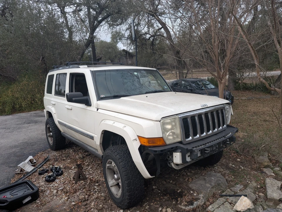 2007 Jeep Commander - Image 2 of 6