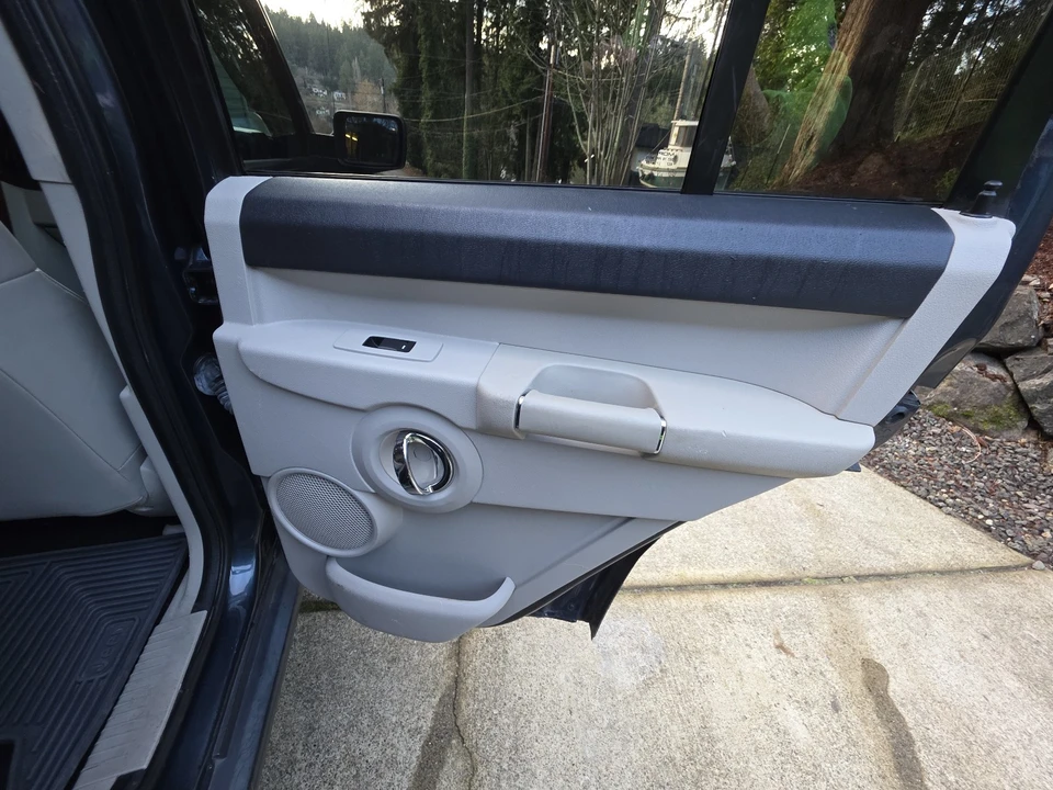 2007 Jeep Commander - Image 16 of 21