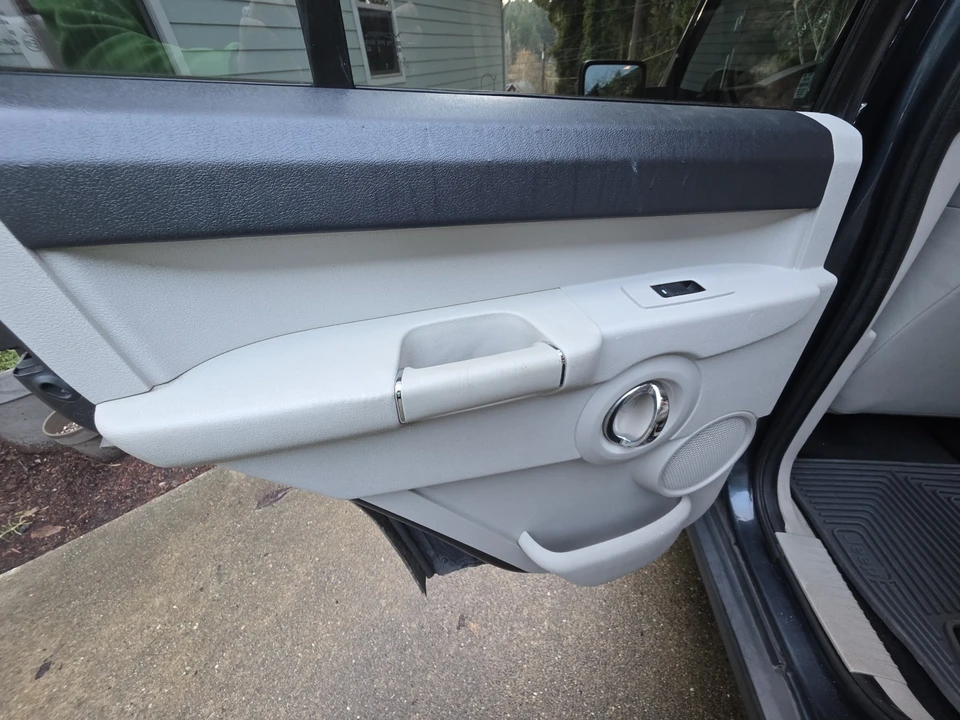 2007 Jeep Commander - Image 17 of 21