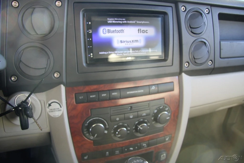 2007 Jeep Commander - Image 19 of 21