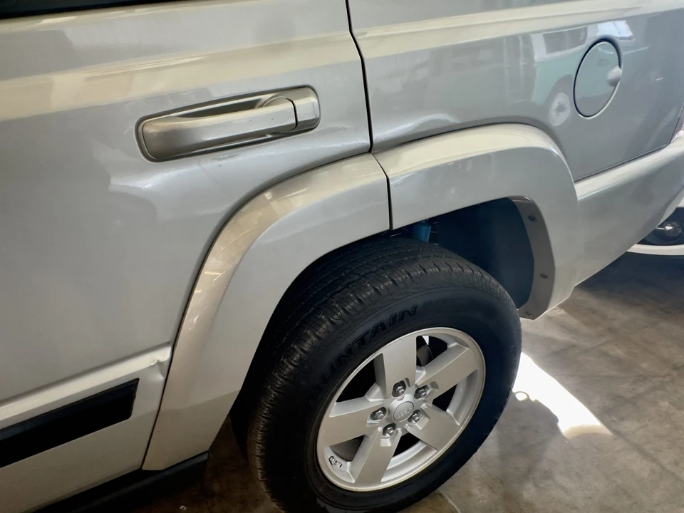 2007 Jeep Commander - Image 28 of 31