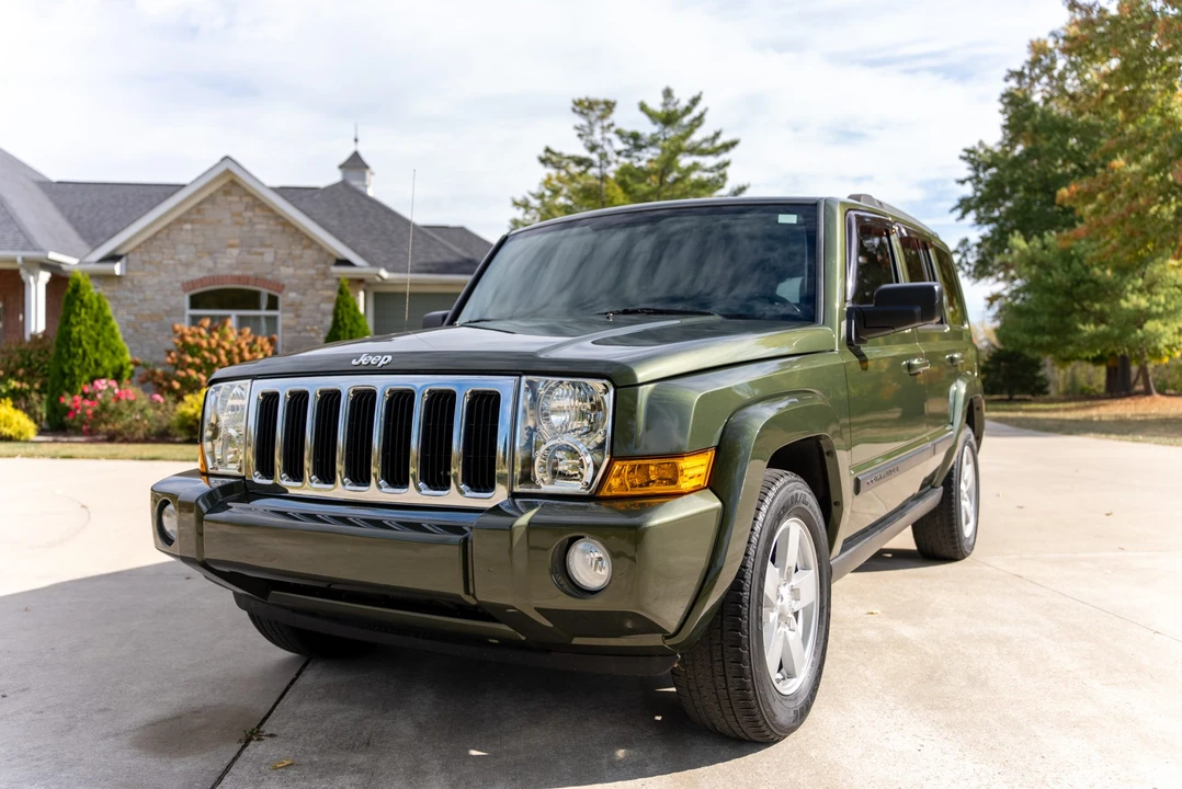 2007 Jeep Commander - Image 2 of 31