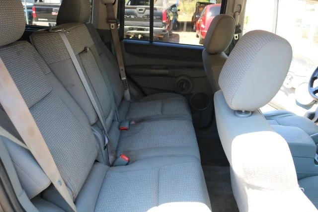 2007 Jeep Commander - Image 11 of 12