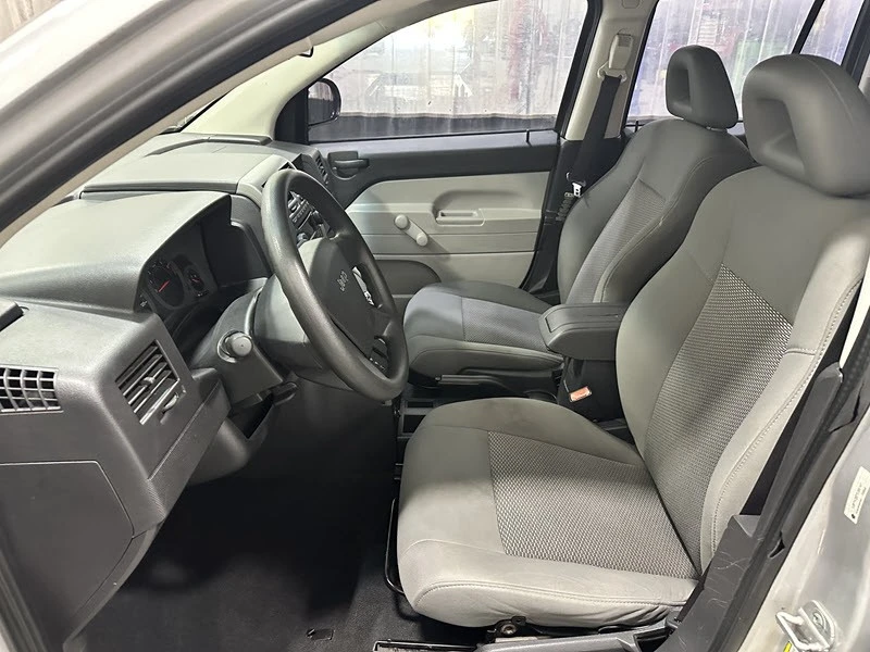 2007 Jeep Compass - Image 10 of 21