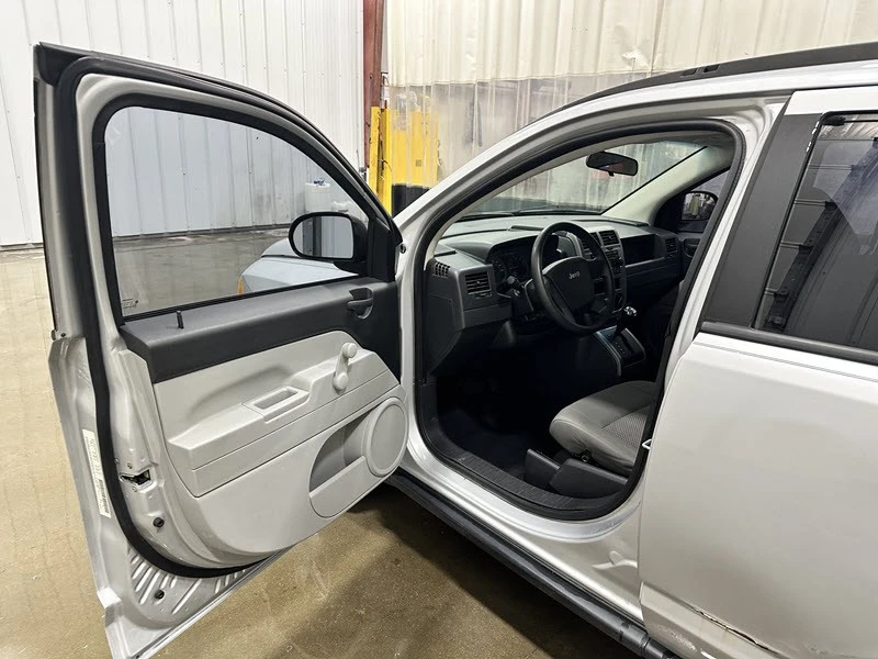 2007 Jeep Compass - Image 8 of 12