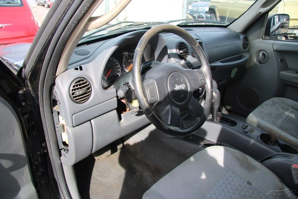 2007 Jeep KJ Liberty - Image 13 of 21