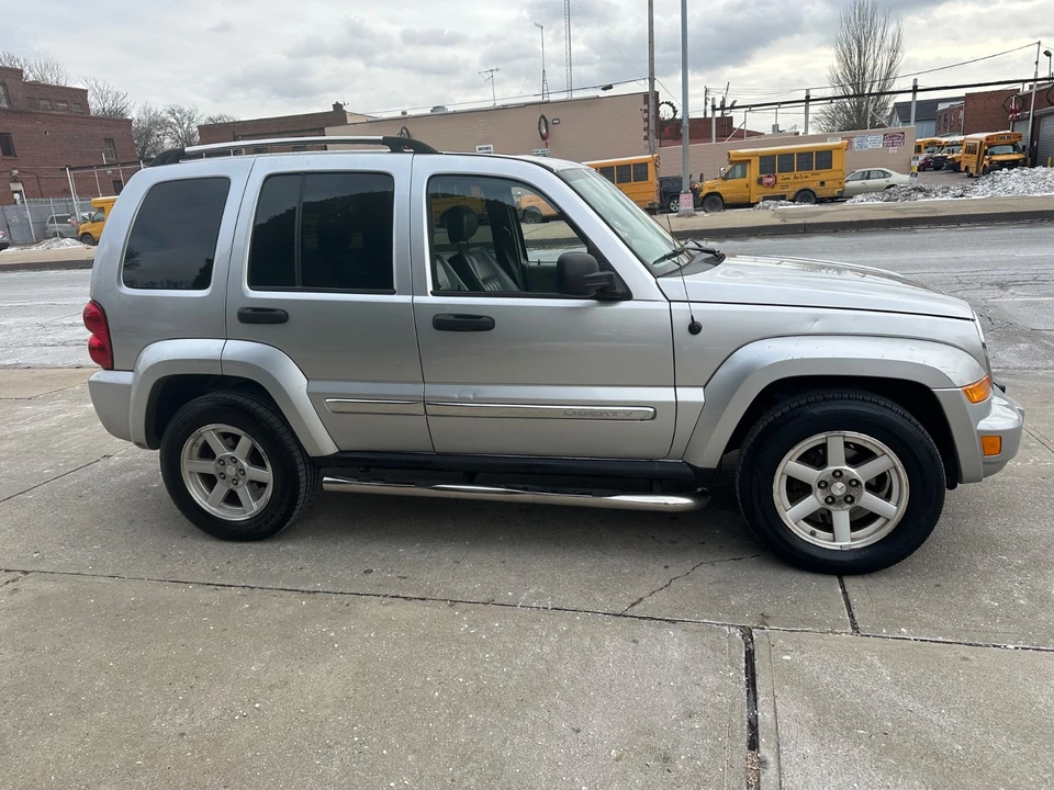 2007 Jeep KJ Liberty - Image 5 of 20