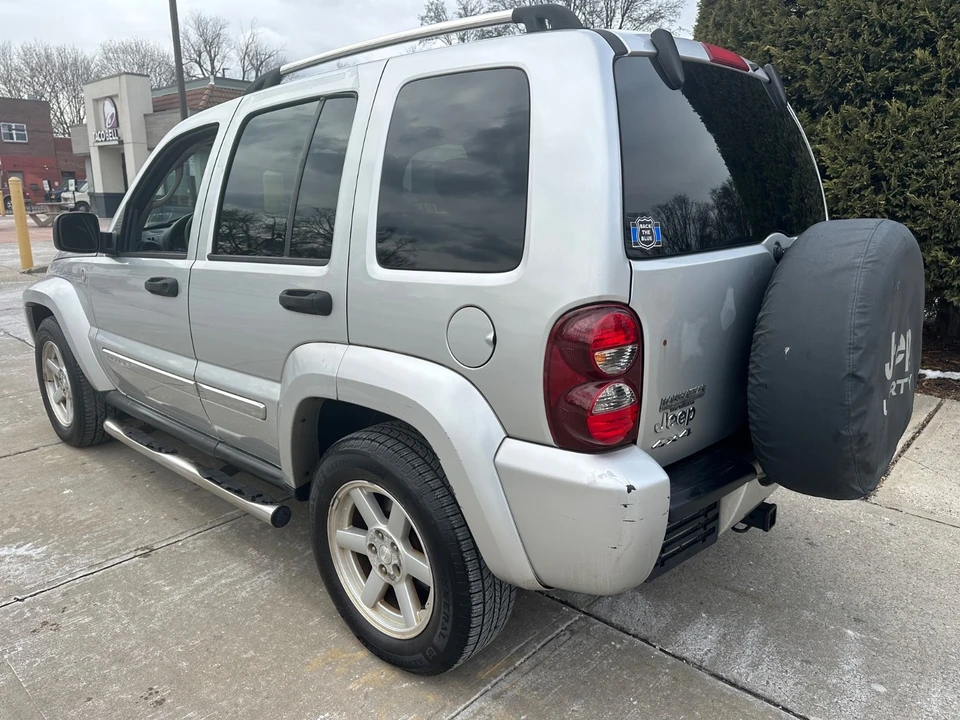 2007 Jeep KJ Liberty - Image 3 of 20