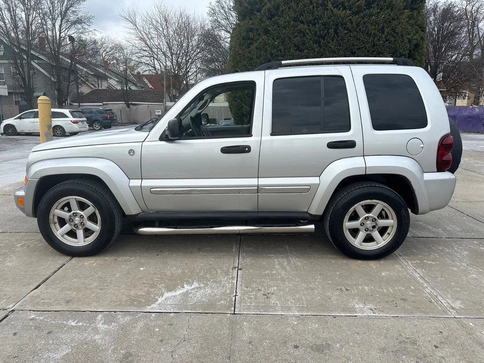 2007 Jeep KJ Liberty - Image 2 of 20