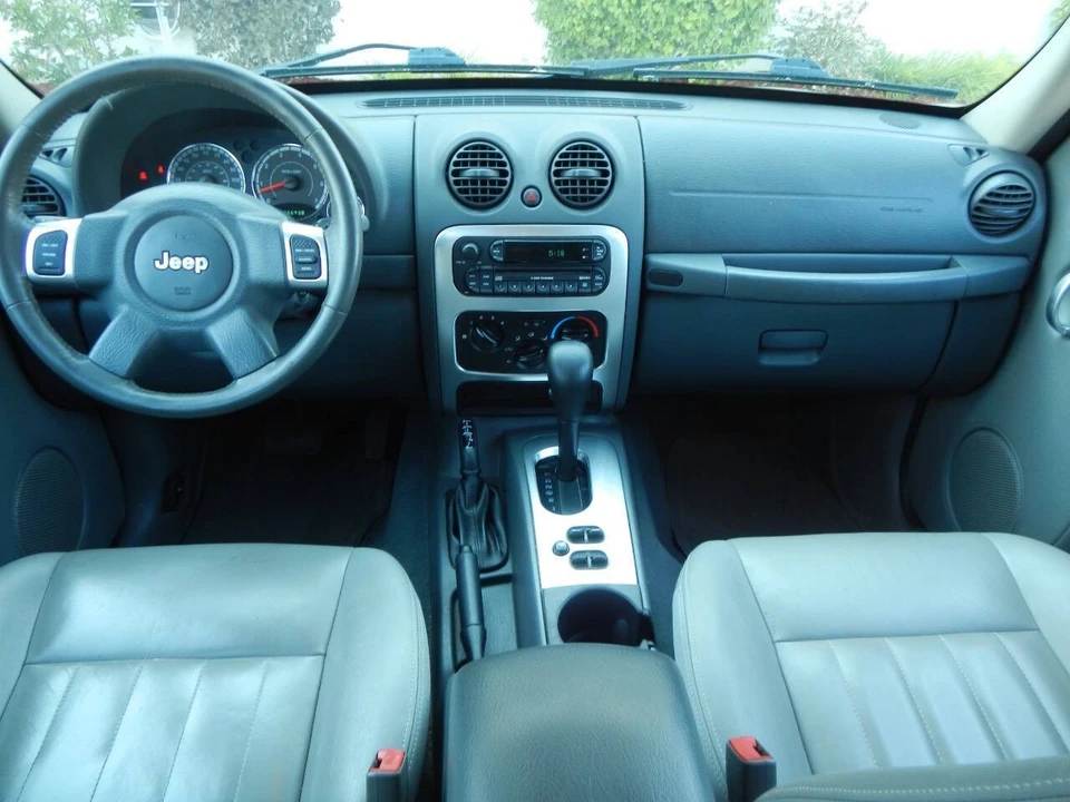 2007 Jeep KJ Liberty - Image 2 of 12