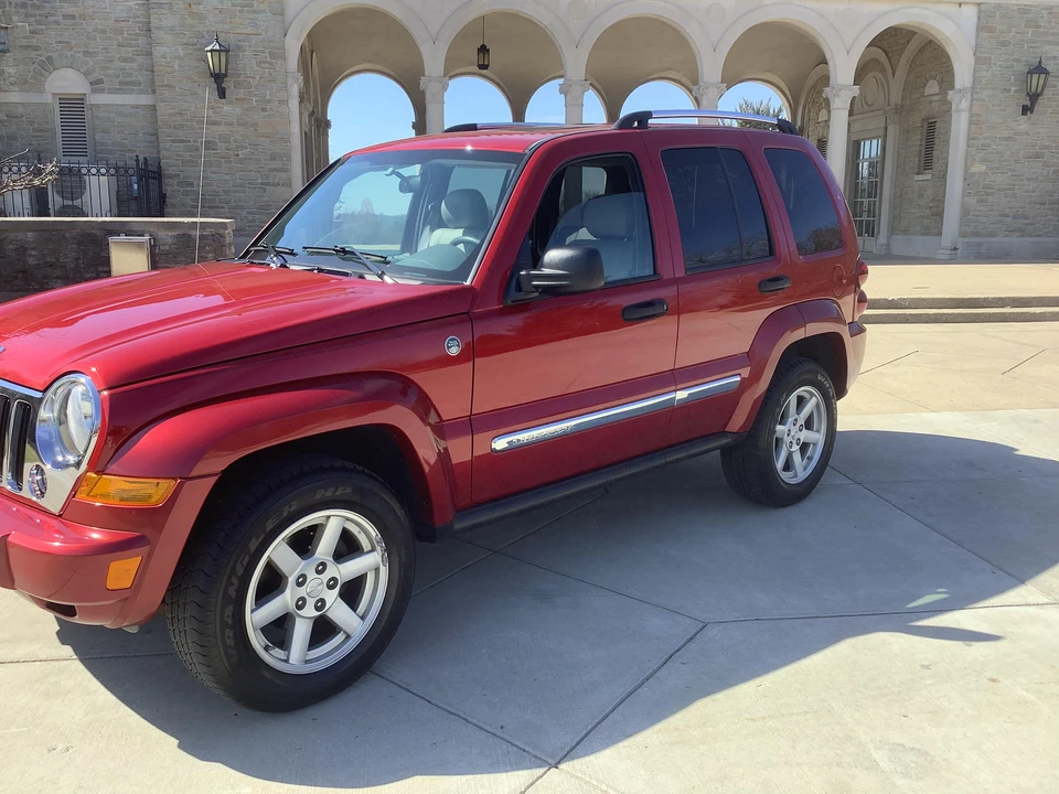 2007 Jeep KJ Liberty - Image 14 of 31