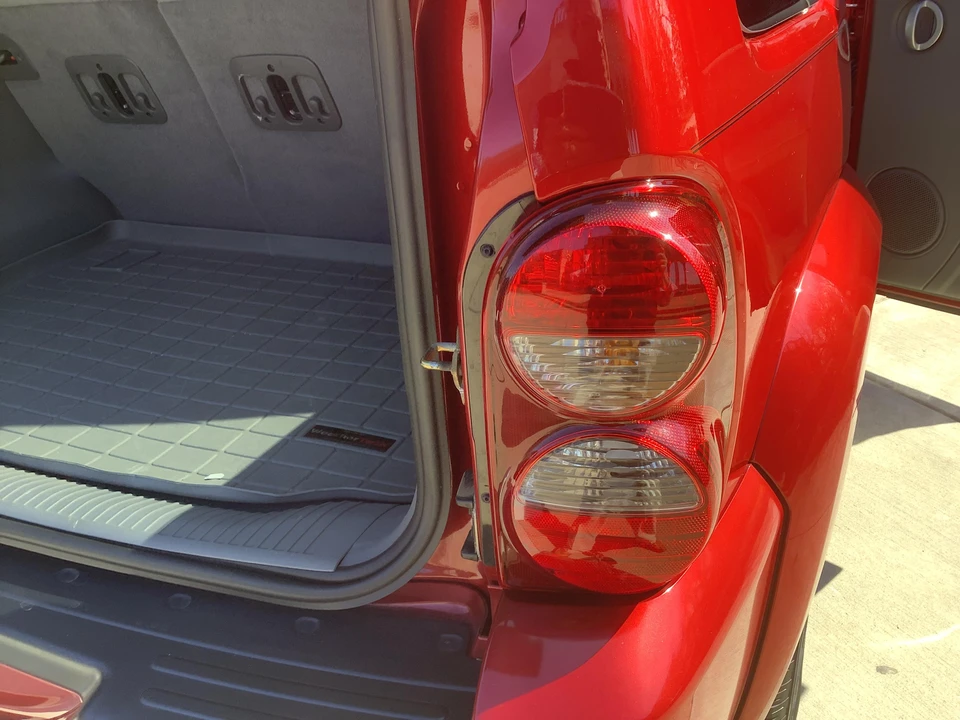 2007 Jeep KJ Liberty - Image 25 of 31