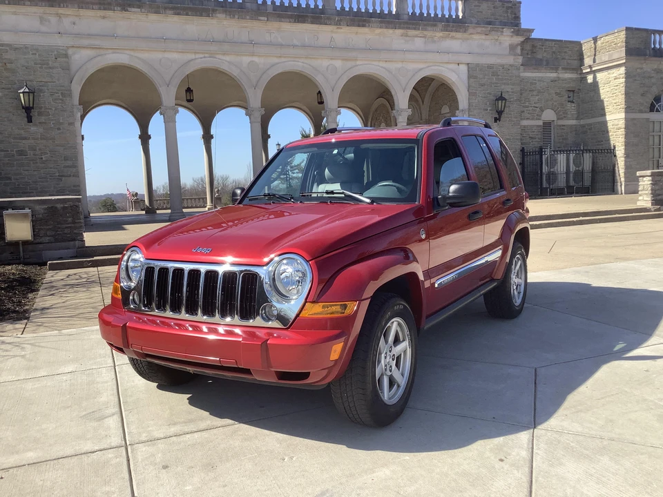 2007 Jeep KJ Liberty - Image 6 of 31