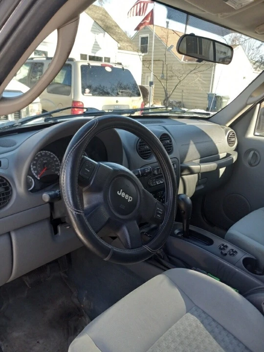 2007 Jeep KJ Liberty - Image 2 of 4