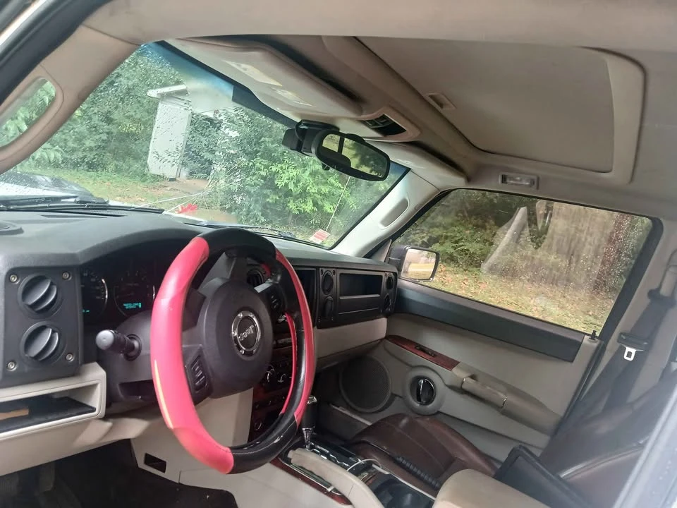 2007 Jeep Commander - Image 16 of 18