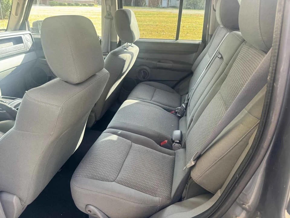 2007 Jeep Commander - Image 12 of 13