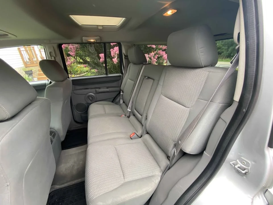 2007 Jeep Commander - Image 8 of 11