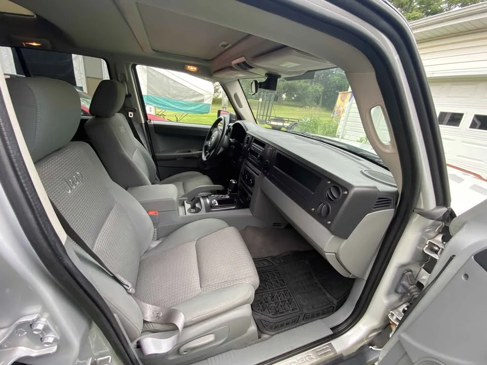 2007 Jeep Commander - Image 9 of 11
