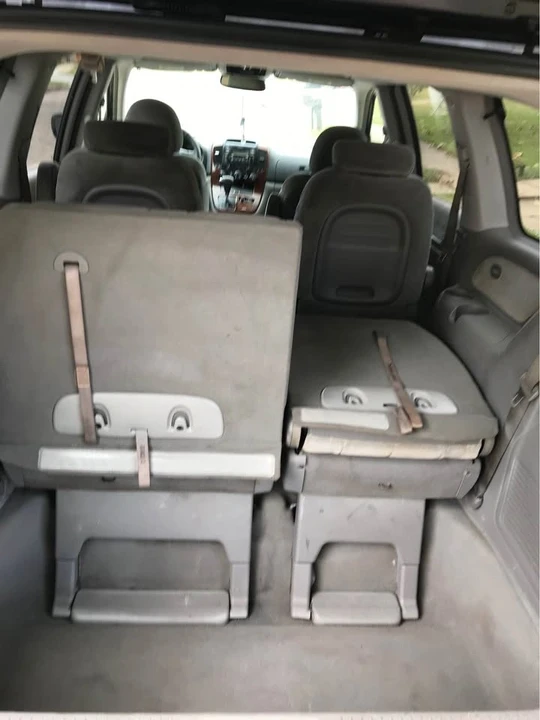 2007 Kia Carnival - Image 14 of 15