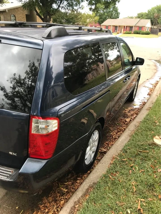 2007 Kia Carnival - Image 9 of 15