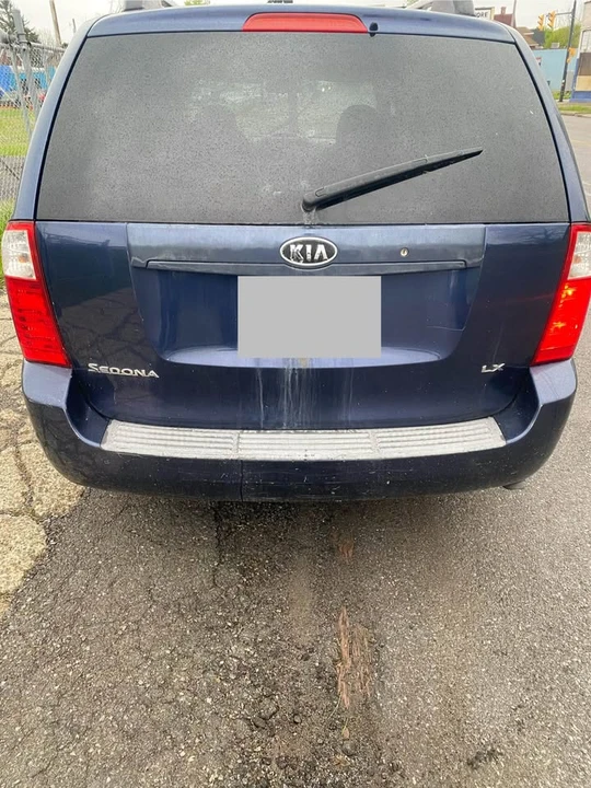 2007 Kia Carnival - Image 6 of 8