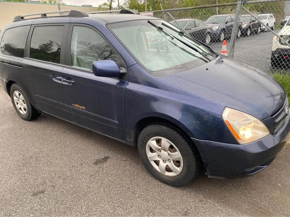 2007 Kia Carnival - Image 2 of 8