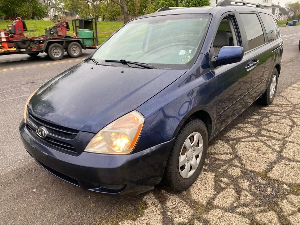 2007 Kia Carnival - Image 3 of 8