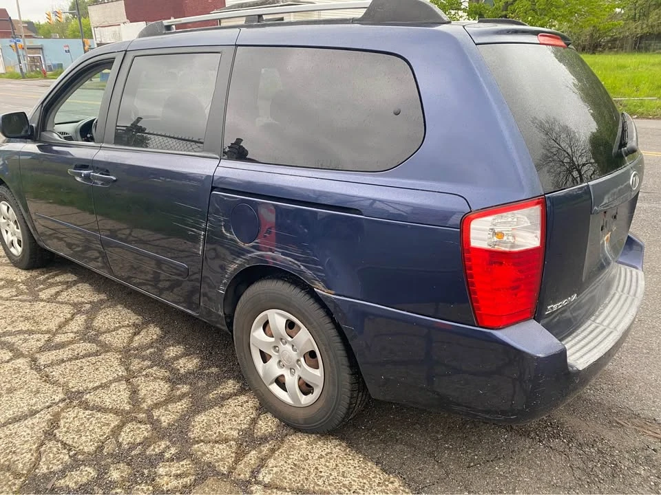 2007 Kia Carnival - Image 4 of 8
