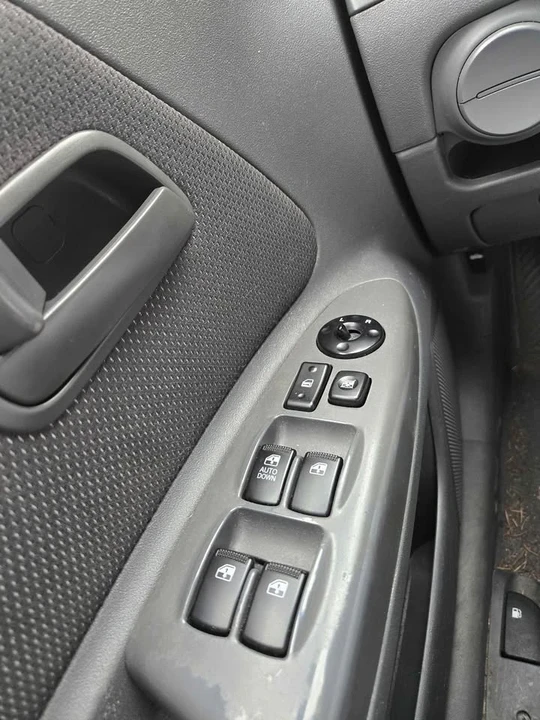 2007 Kia Rio - Image 13 of 13