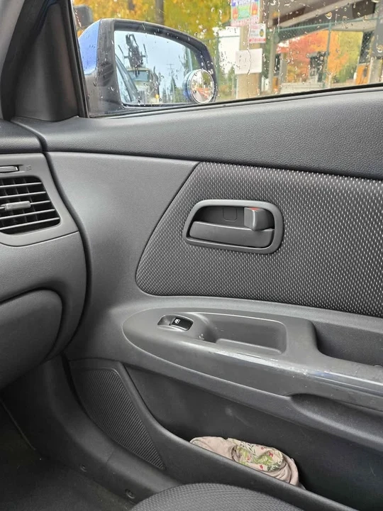 2007 Kia Rio - Image 12 of 13