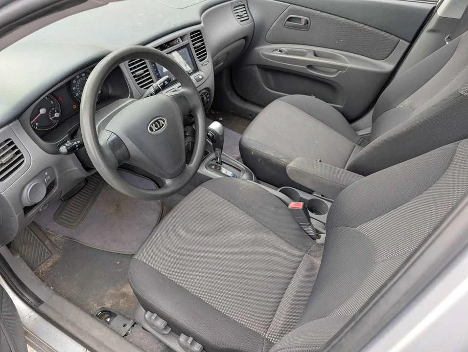 2007 Kia Rio - Image 6 of 8