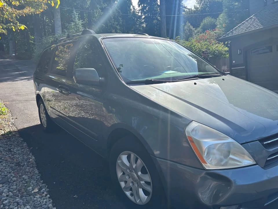 2007 Kia Carnival - Image 4 of 10