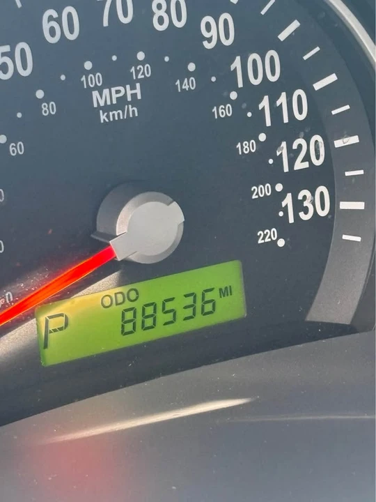 2007 Kia Carnival - Image 10 of 10