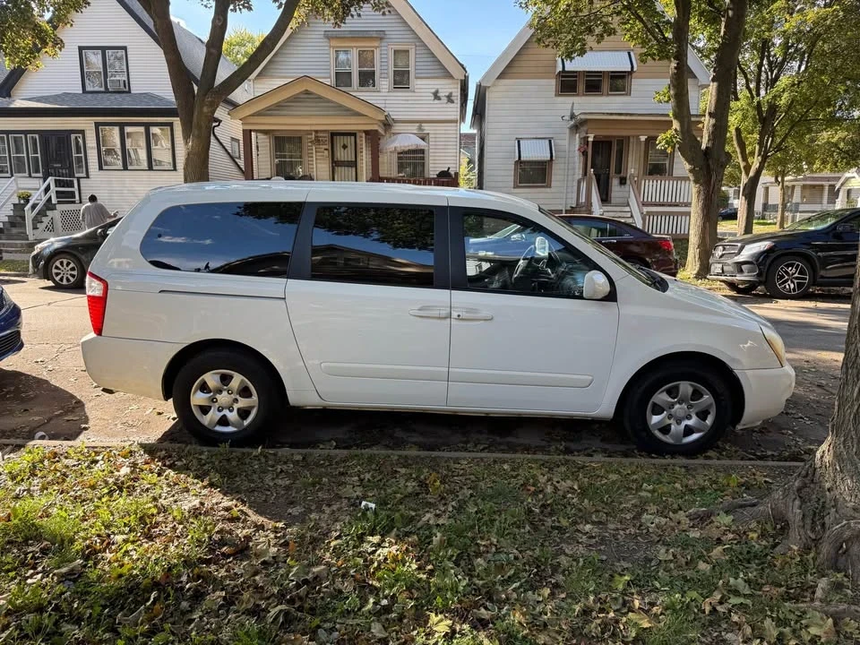 2007 Kia Carnival - Image 3 of 8