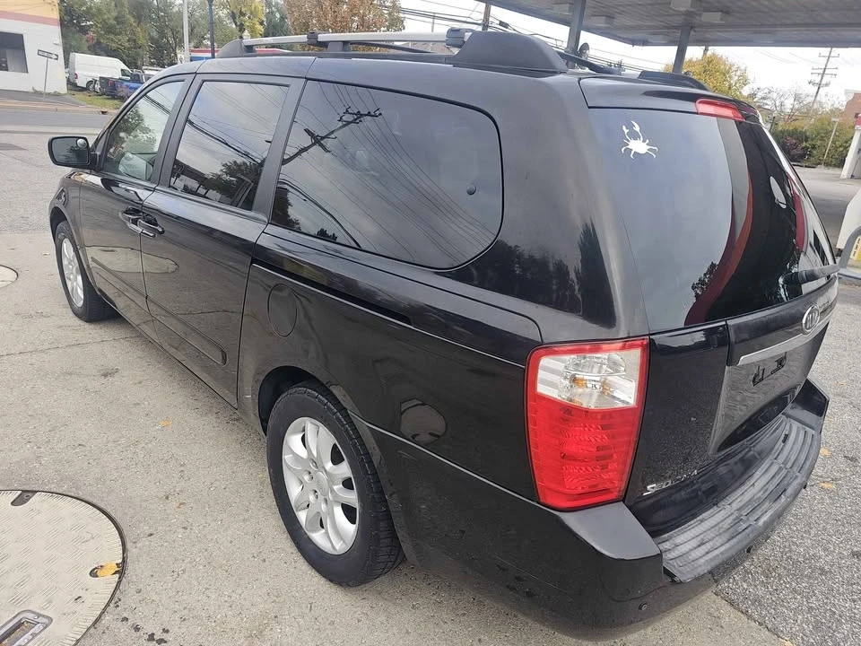 2007 Kia Carnival - Image 2 of 10