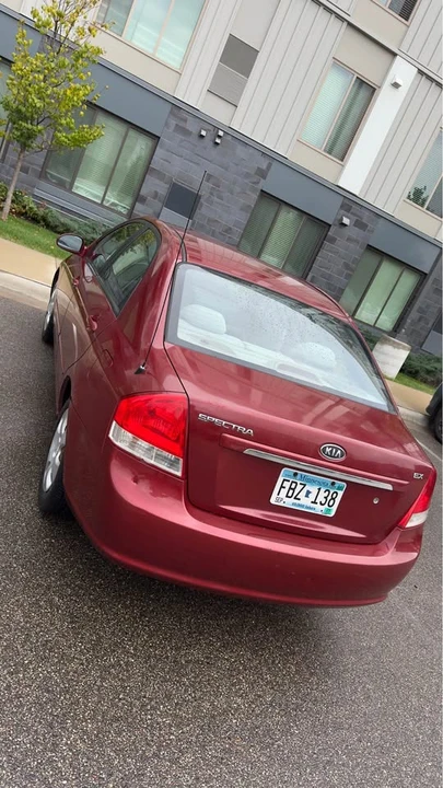 2007 Kia Spectra - Image 4 of 8