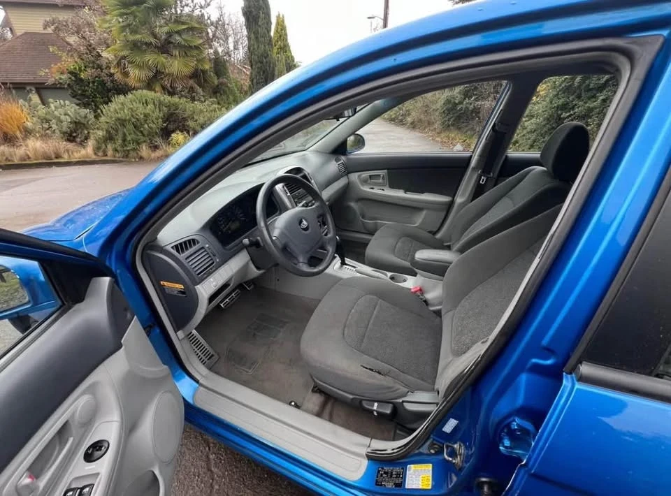 2007 Kia Spectra - Image 10 of 13