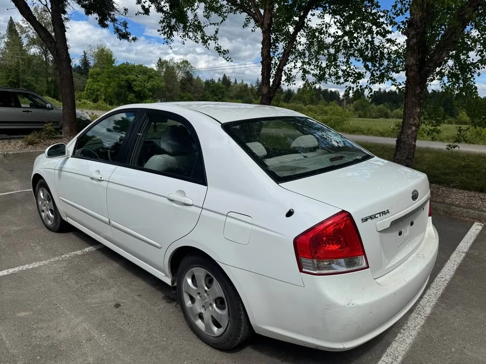 2007 Kia Spectra - Image 4 of 8