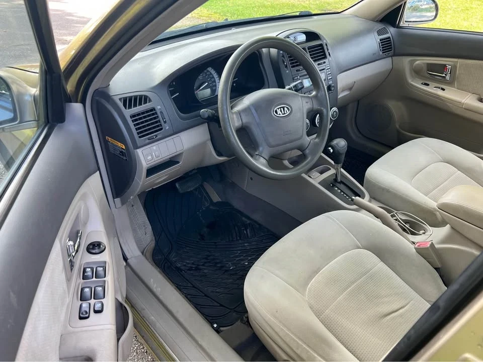 2007 Kia Spectra - Image 6 of 7