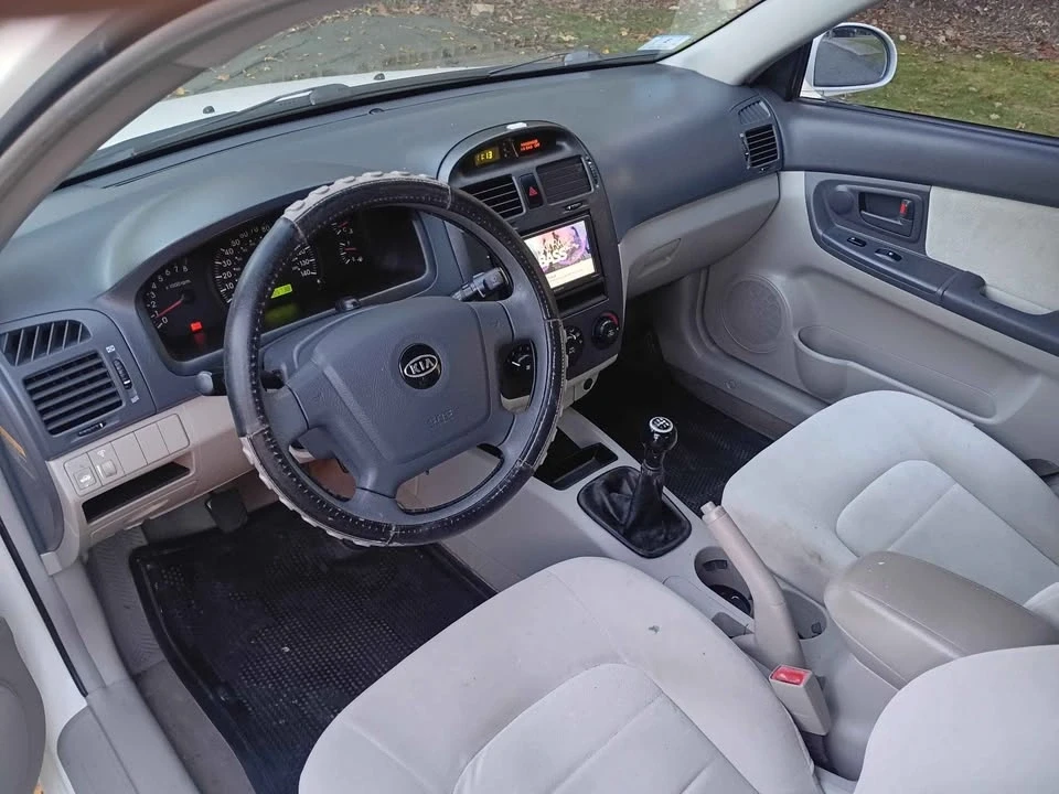 2007 Kia Spectra - Image 4 of 4