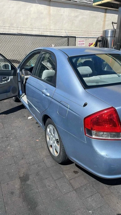 2007 Kia Spectra - Image 3 of 5