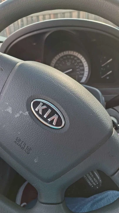 2007 Kia Spectra - Image 5 of 5