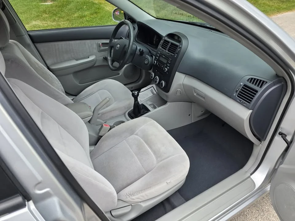 2007 Kia Spectra - Image 9 of 12