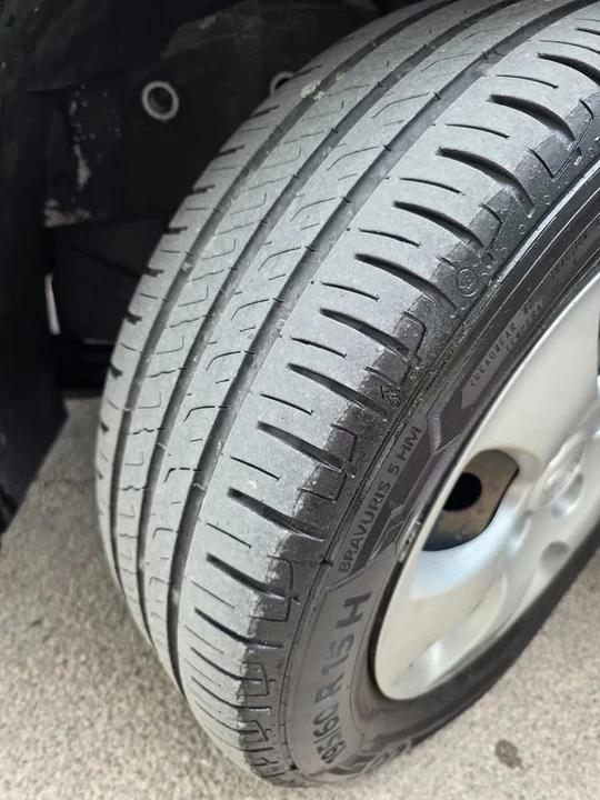 2007 Kia Spectra - Image 11 of 12