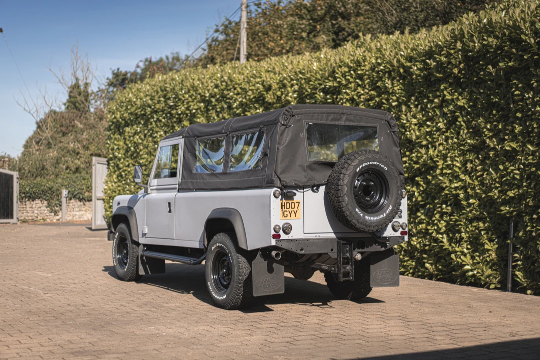 2007 Land Rover Defender 110 - Image 6 of 31