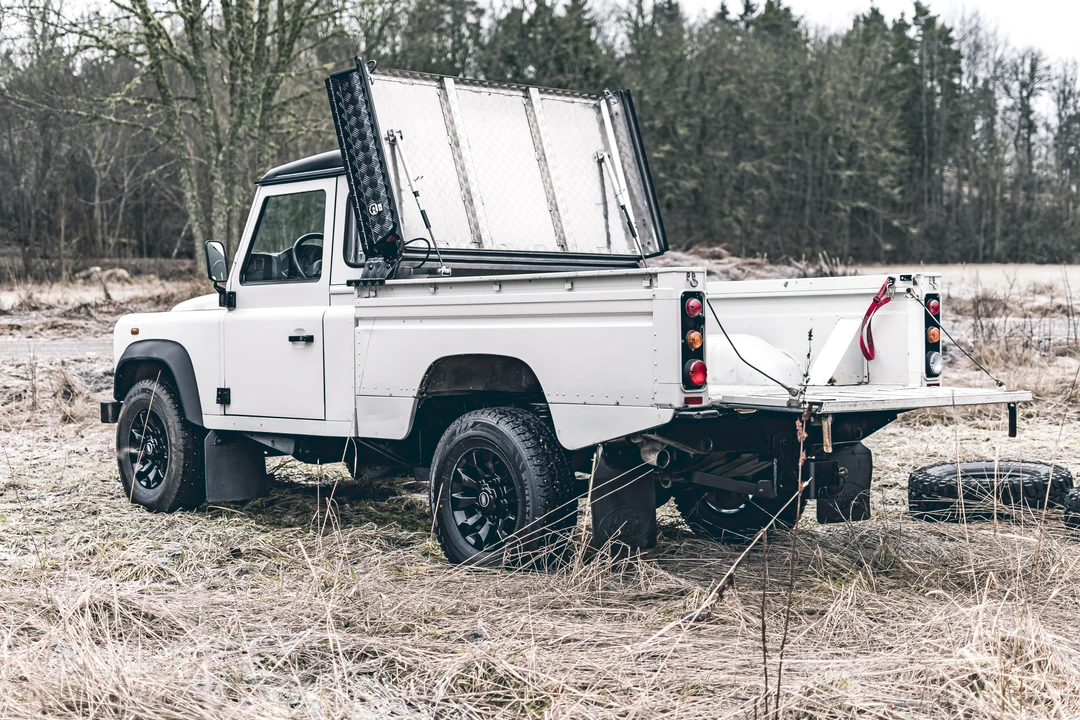 2007 Land Rover Defender 110 - Image 9 of 31