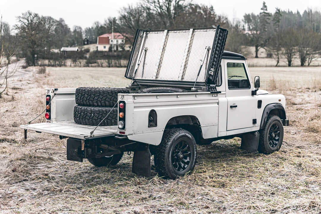 2007 Land Rover Defender 110 - Image 10 of 31