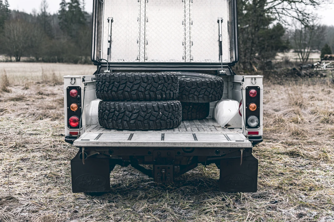2007 Land Rover Defender 110 - Image 11 of 31
